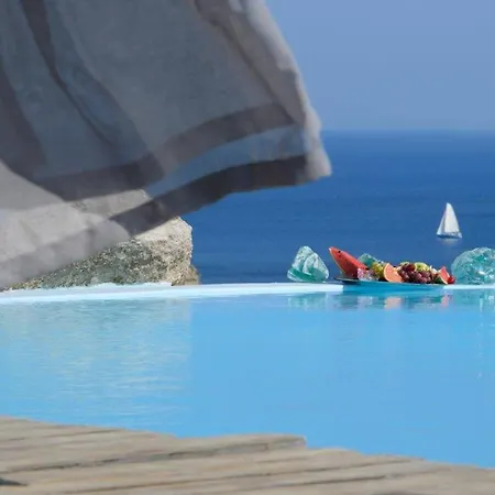 Villa Luxury Platis Gialos: Poolside Retreat