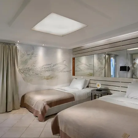 Luxury Platis Gialos: Poolside Retreat Paradise Beach (Mykonos)