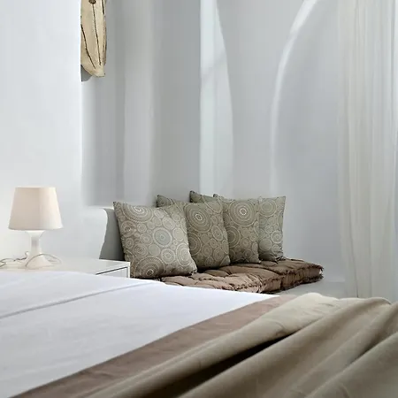 Luxury Platis Gialos: Poolside Retreat Paradise Beach (Mykonos)