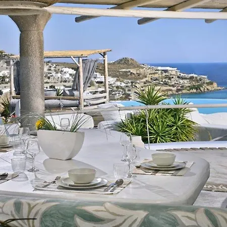 Luxury Platis Gialos: Poolside Retreat *