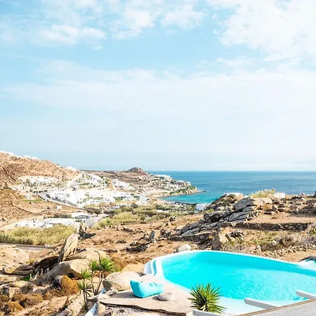 Villa Luxury Platis Gialos: Poolside Retreat
